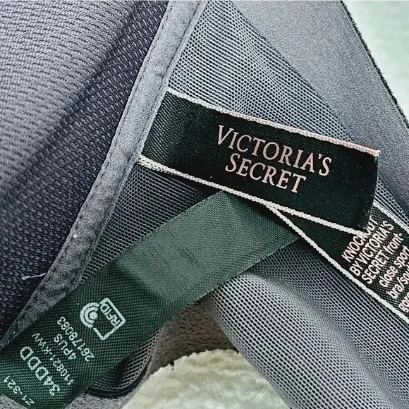 Victoria's Secret double layer sports bra Padded underwire 34DD - Picture 4 of 14